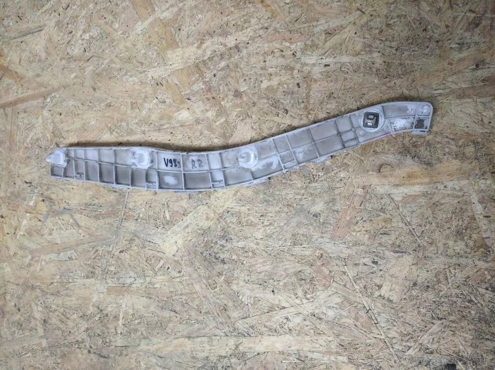 Б.у. крепление бампера зад MITSUBISHI PAJERO V98W MITSUBISHI PAJERO V98W 4M41 2011