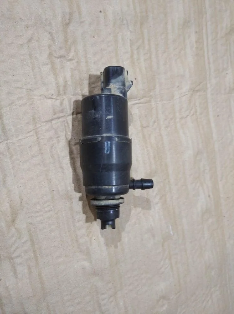 Б.у. насос омывателя фар SUBARU LEGACY/ OUTBACK B14 SUBARU LEGACY/ OUTBACK B14 EJ253 2010