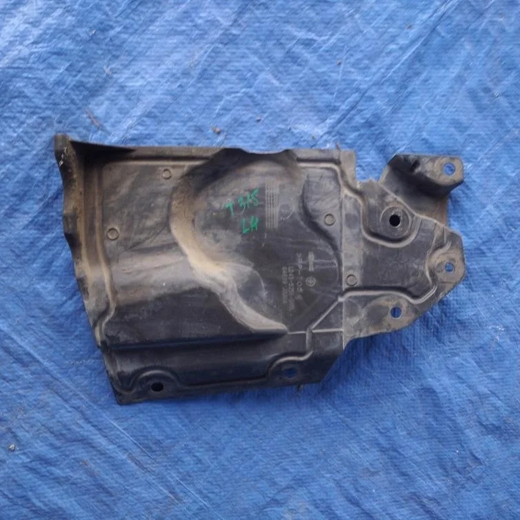 Б.у. пыльник двигателя NISSAN X-TRAIL T31 NISSAN X-TRAIL T31 QR25 2007