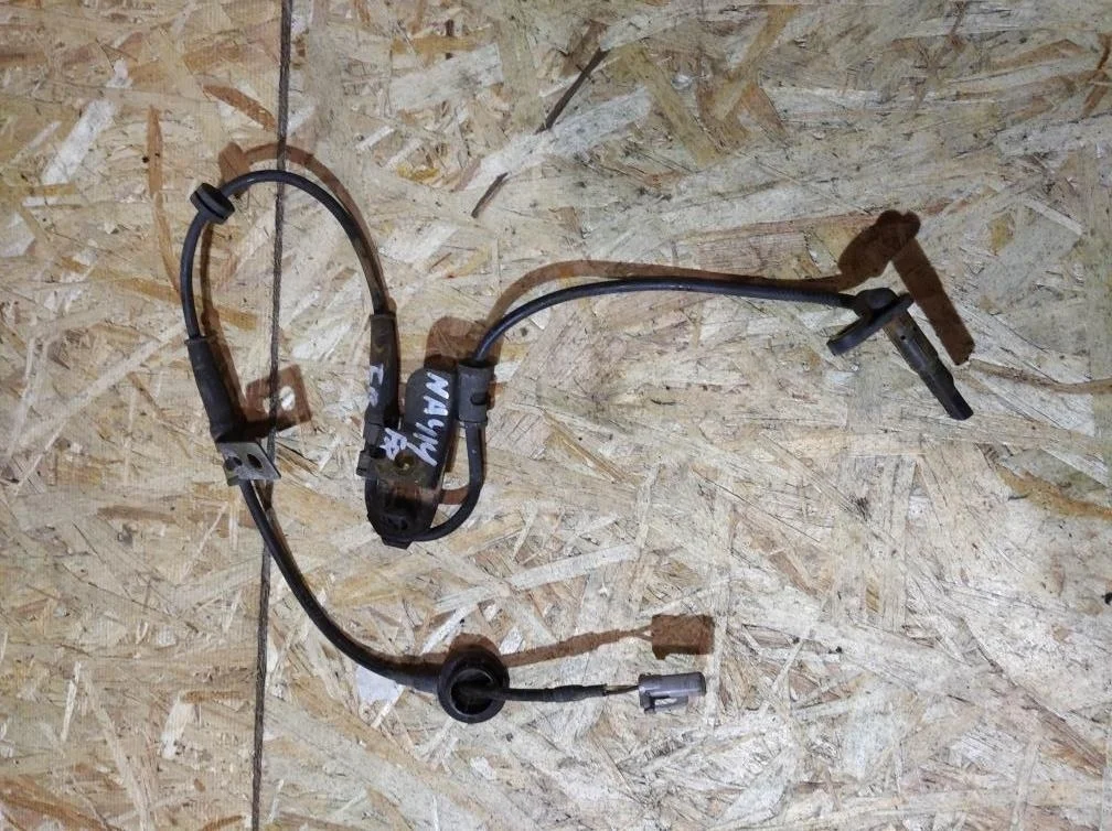 Б.у. датчик abs MITSUBISHI GRANDIS NA4W MITSUBISHI GRANDIS NA4W 4G69 2003