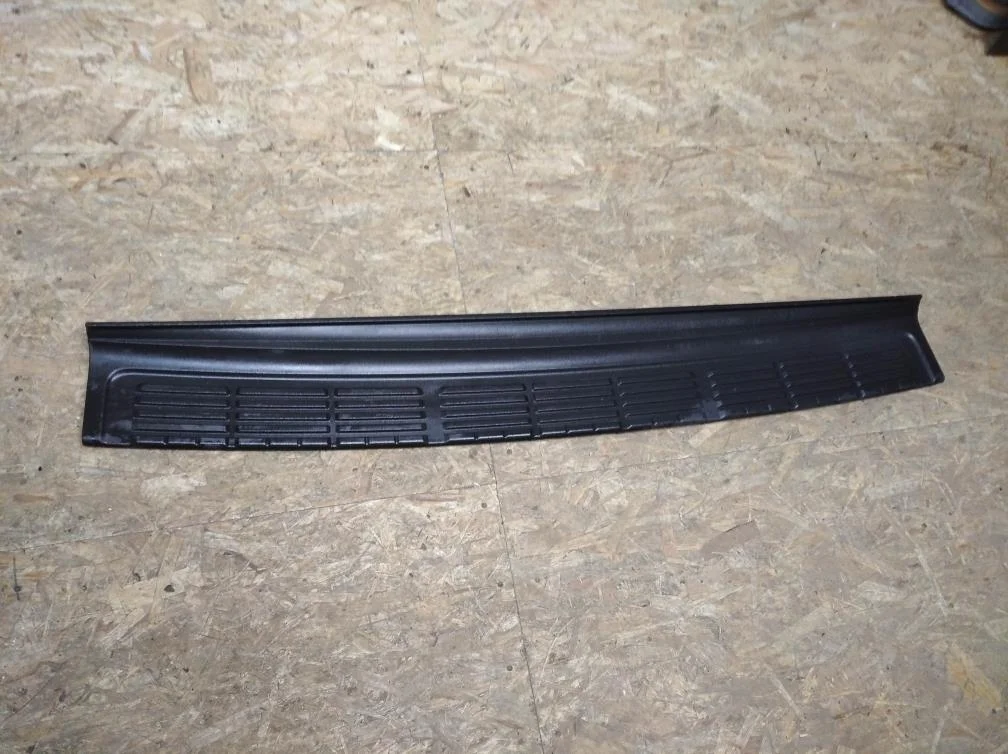 Б.у. накладка заднего бампера TOYOTA LAND CRUISER J200 TOYOTA LAND CRUISER J200 1VDFTV 2008