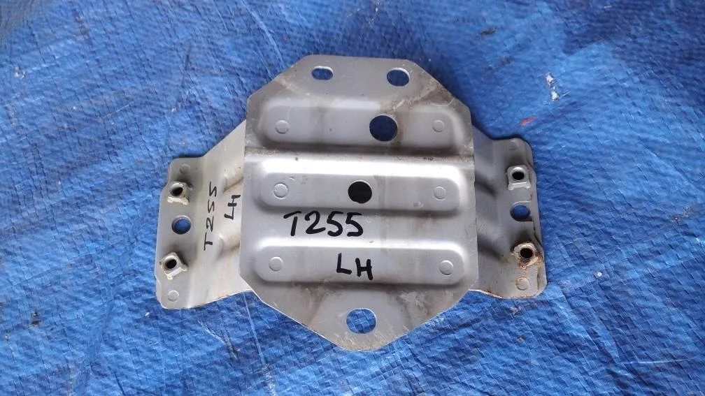 Б.у. кронштейн усилителя бампера зад TOYOTA AVENSIS AZT255(4WD) TOYOTA AVENSIS AZT255(4WD) 1AZFSE    D4 2006-2008