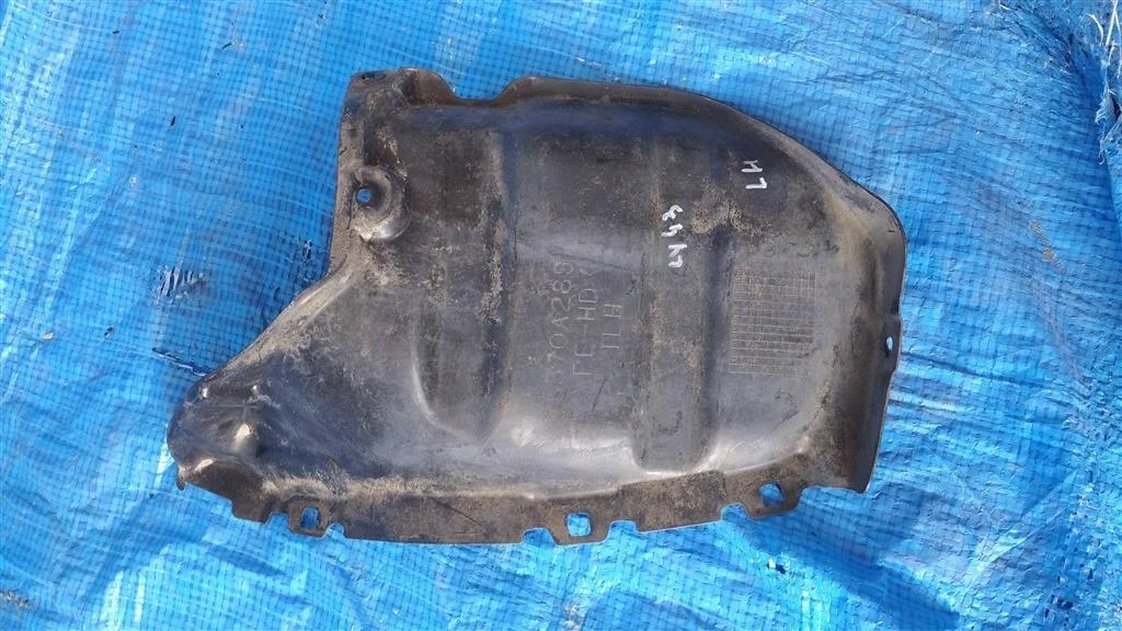 Б.у. пыльник бампера MITSUBISHI LANCER CY4A MITSUBISHI LANCER CY4A 4B11 2008