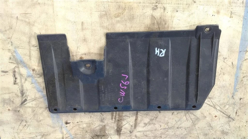 Б.у. защита топливного бака MITSUBISHI OUTLANDER XL CW5W MITSUBISHI OUTLANDER XL CW5W 4B12 2008