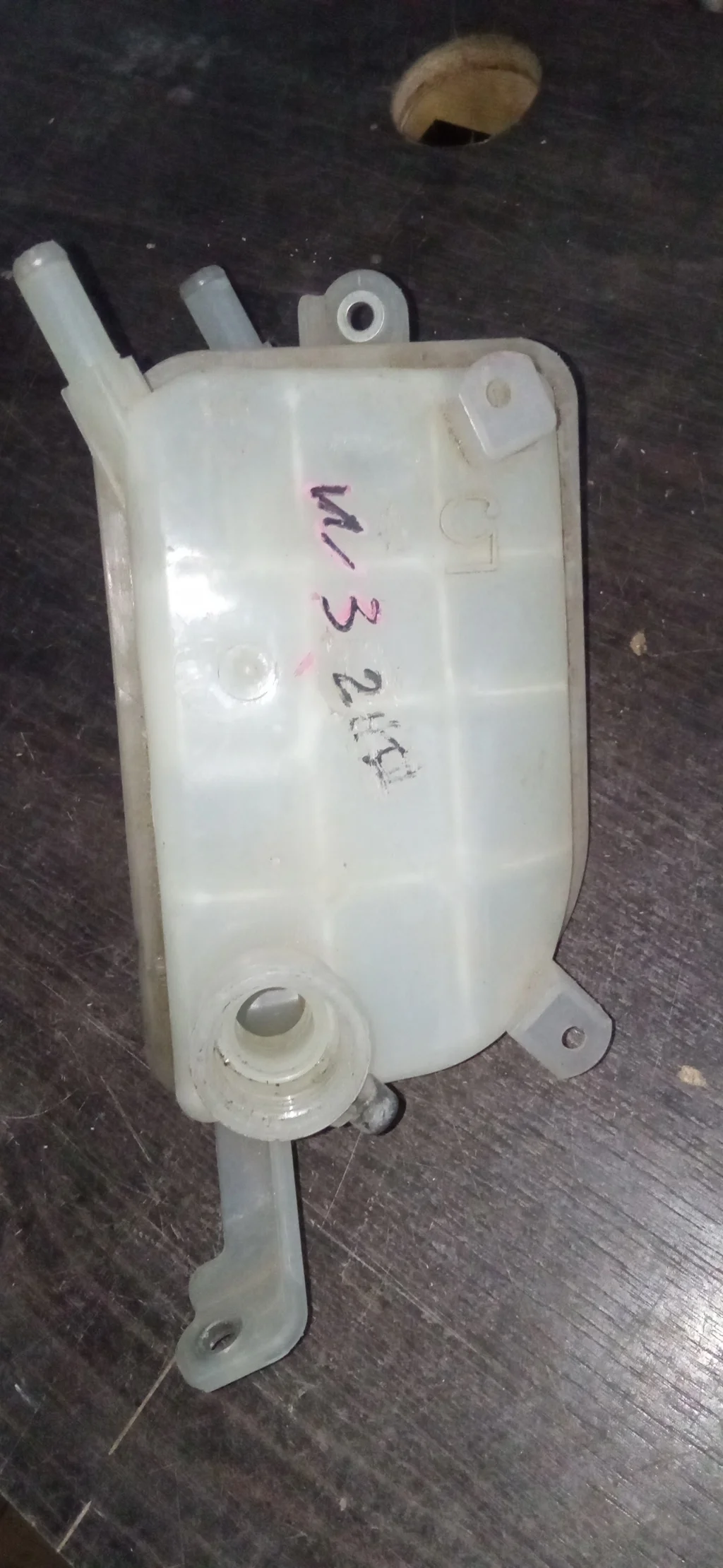 Б.у. бачок расширительный TOYOTA PRIUS ZVW30 TOYOTA PRIUS ZVW30 2ZR-FXE 2010