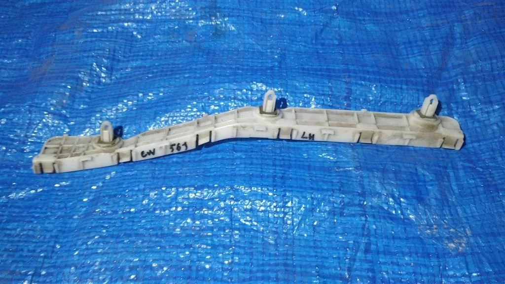 Б.у. крепление бампера зад MITSUBISHI OUTLANDER XL CW5W MITSUBISHI OUTLANDER XL CW5W 4B12 2008