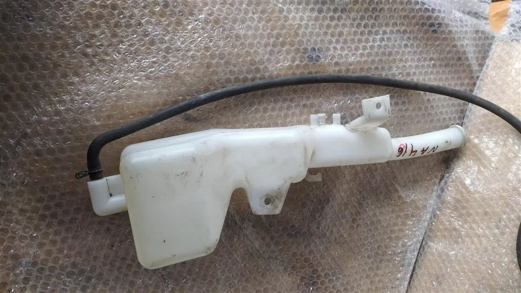 Б.у. бачок расширительный MITSUBISHI GRANDIS NA4W MITSUBISHI GRANDIS NA4W 4G69 2003