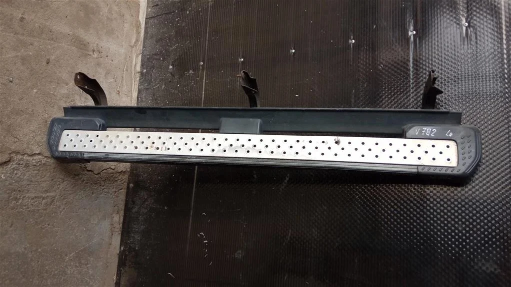 Б.у. подножка MITSUBISHI PAJERO V78W MITSUBISHI PAJERO V78W 4M41 2000