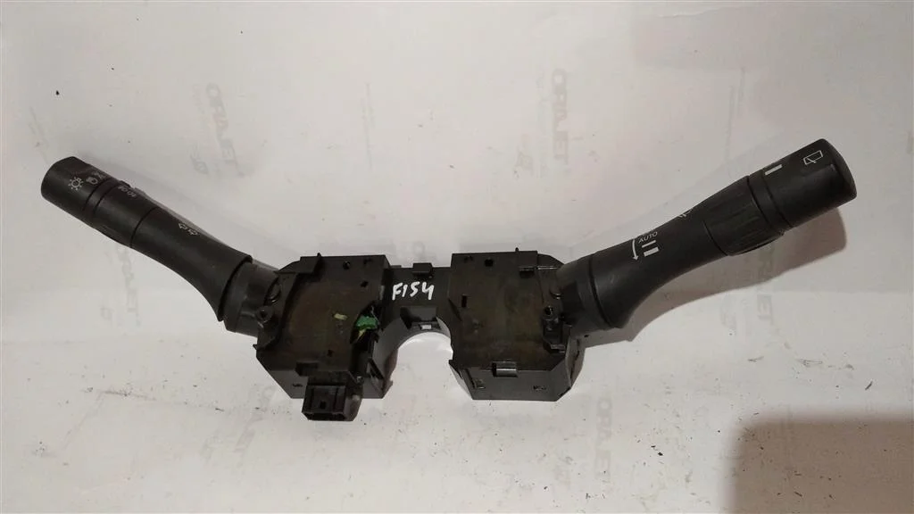 Б.у. подрулевой переключатель NISSAN JUKE F15E NISSAN JUKE F15E HR16 2015