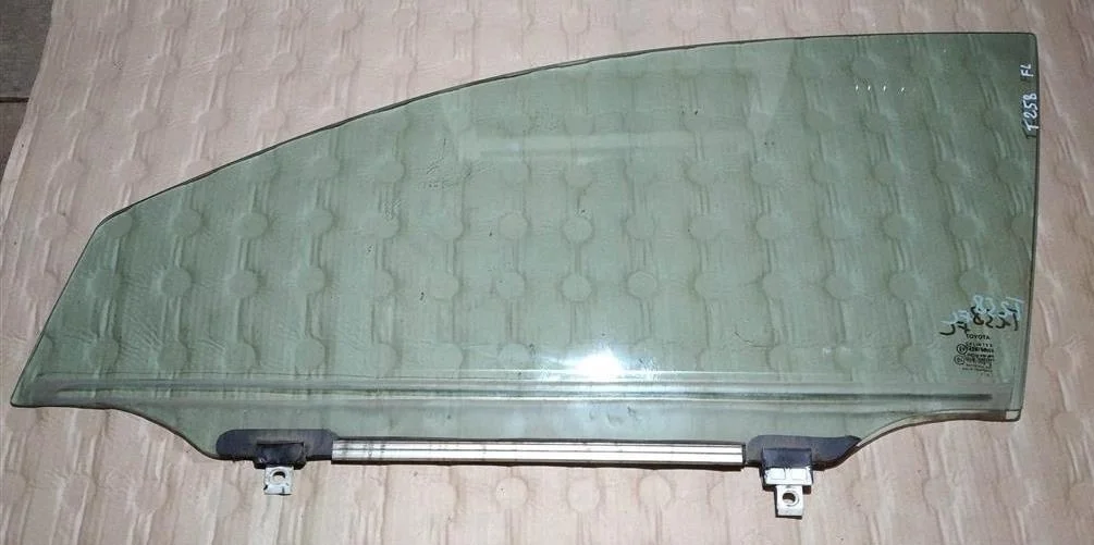 Б.у. стекло двери TOYOTA AVENSIS AZT250 TOYOTA AVENSIS AZT250 1AZ 2006