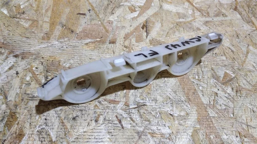 Б.у. крепление бампера перед MITSUBISHI OUTLANDER XL CW4W MITSUBISHI OUTLANDER XL CW4W 4B11 2010