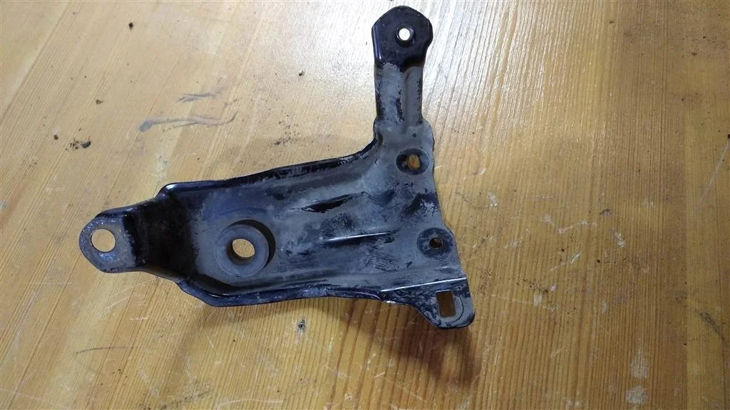 Б.у. крепление радиатора HONDA CR-V RE HONDA CR-V RE R20A2 2010