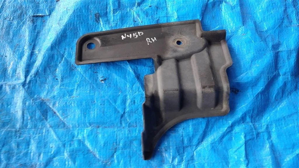 Б.у. пыльник двигателя NISSAN FUGA PY50 NISSAN FUGA PY50 VQ35HR 2008