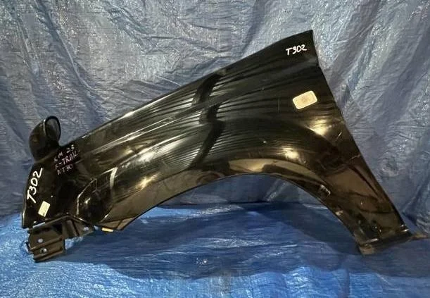 Б.у. крыло NISSAN X-TRAIL T30 NISSAN X-TRAIL T30 QR20 2004