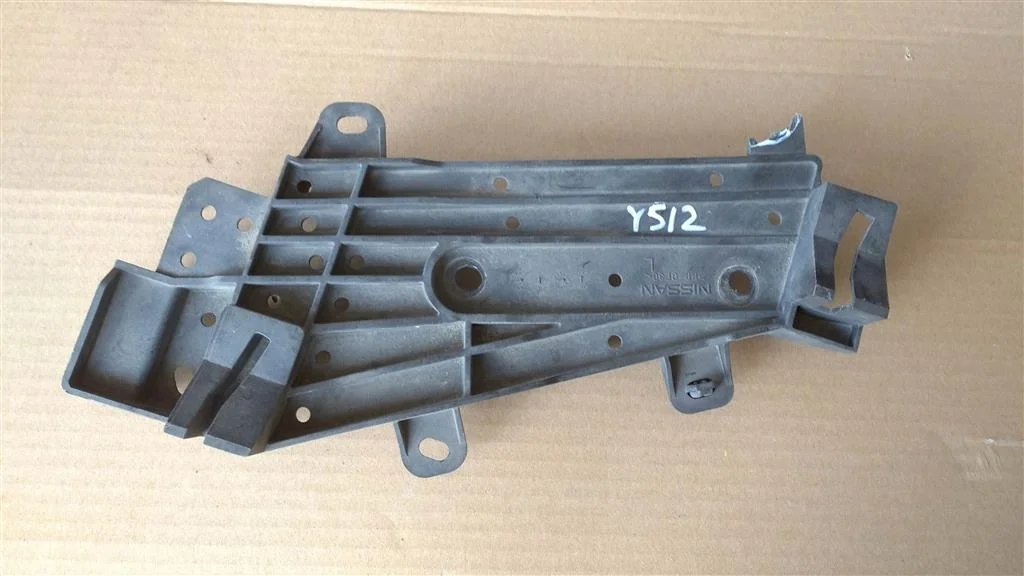 Б.у. кронштейн фары INFINITI M37 Y51 INFINITI M37 Y51 VQ37VHR 2011