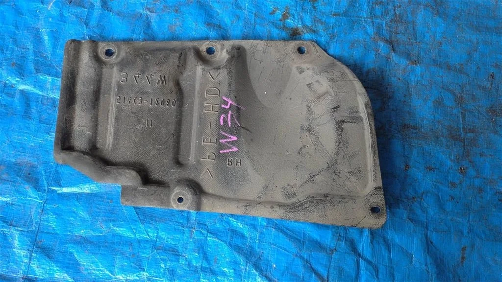 Б.у. пыльник двигателя TOYOTA PRIUS ZVW30 TOYOTA PRIUS ZVW30 2ZRFXE 2009