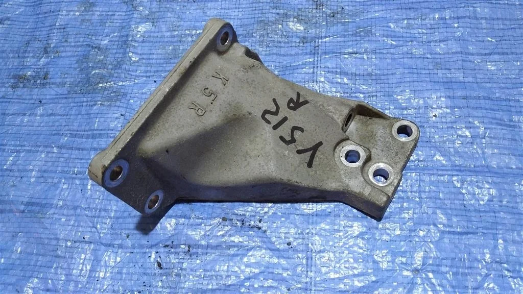 Б.у. кронштейн опоры двигателя INFINITI M37 Y51 INFINITI M37 Y51 VQ37VHR 2011