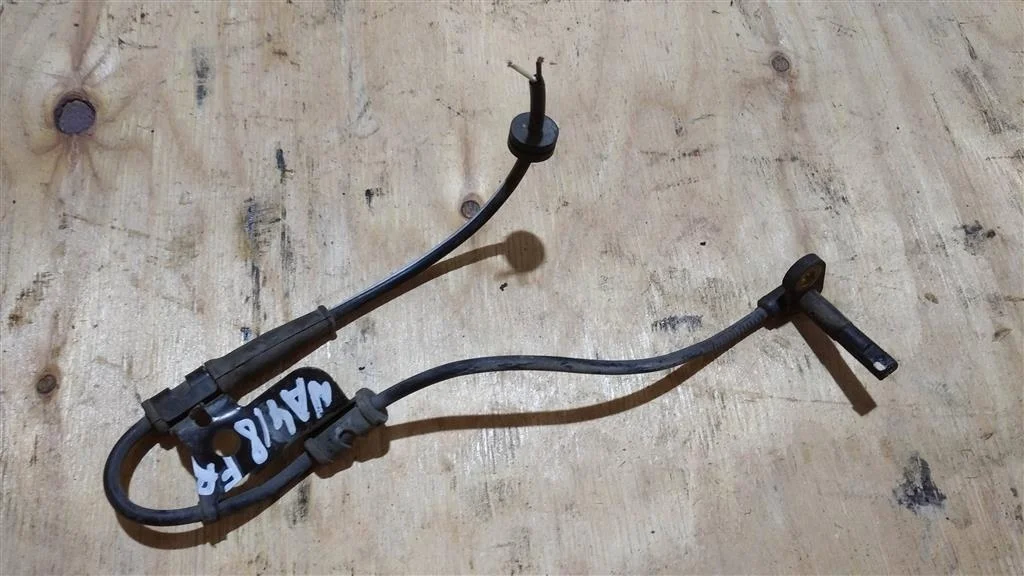 Б.у. датчик abs MITSUBISHI GRANDIS NA4W MITSUBISHI GRANDIS NA4W 4G69 2004