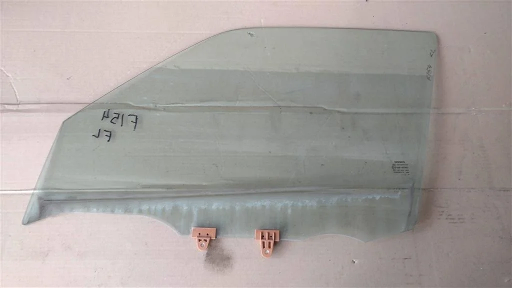 Б.у. стекло двери NISSAN JUKE F15E NISSAN JUKE F15E HR16 2015