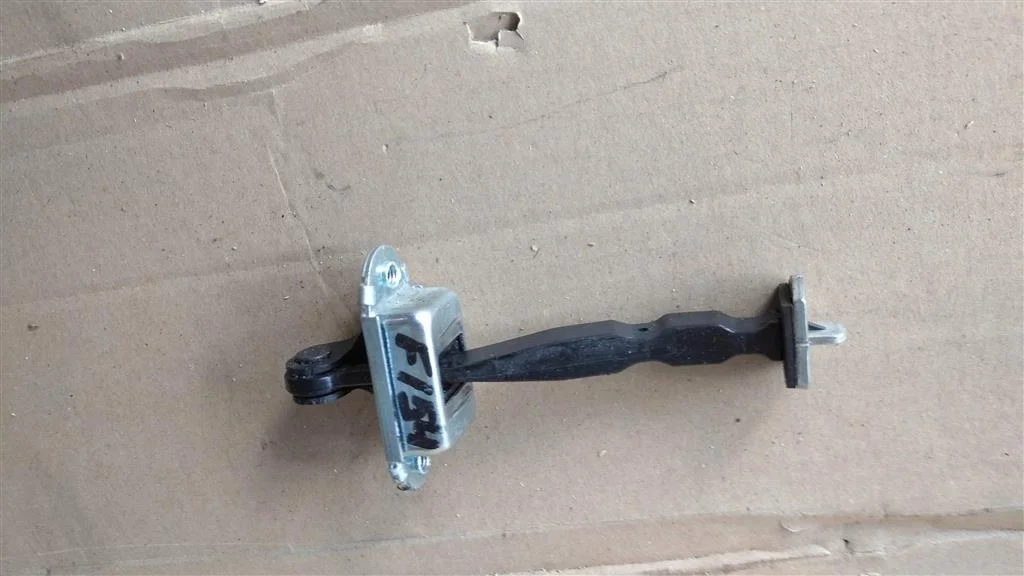 Б.у. ограничитель двери NISSAN JUKE F15E NISSAN JUKE F15E HR16 2015