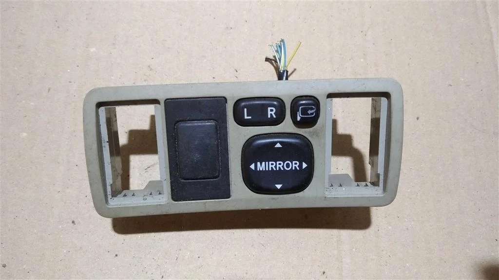 Б.у. блок управления зеркалами TOYOTA AVENSIS AZT250 TOYOTA AVENSIS AZT250 1AZ 2004