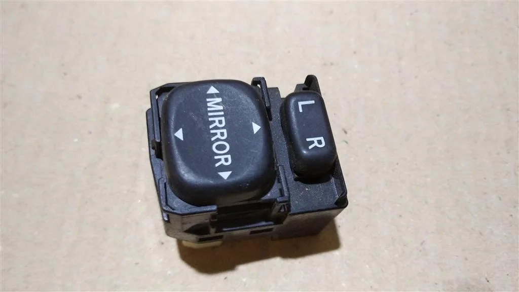 Б.у. блок управления зеркалами TOYOTA RAV4 ACA20 TOYOTA RAV4 ACA20  2000-2006