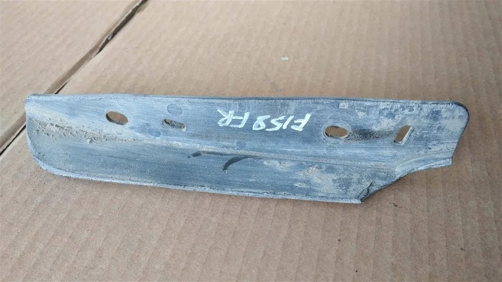 Б.у. брызговик на бампер NISSAN JUKE F15E NISSAN JUKE F15E HR16 2011