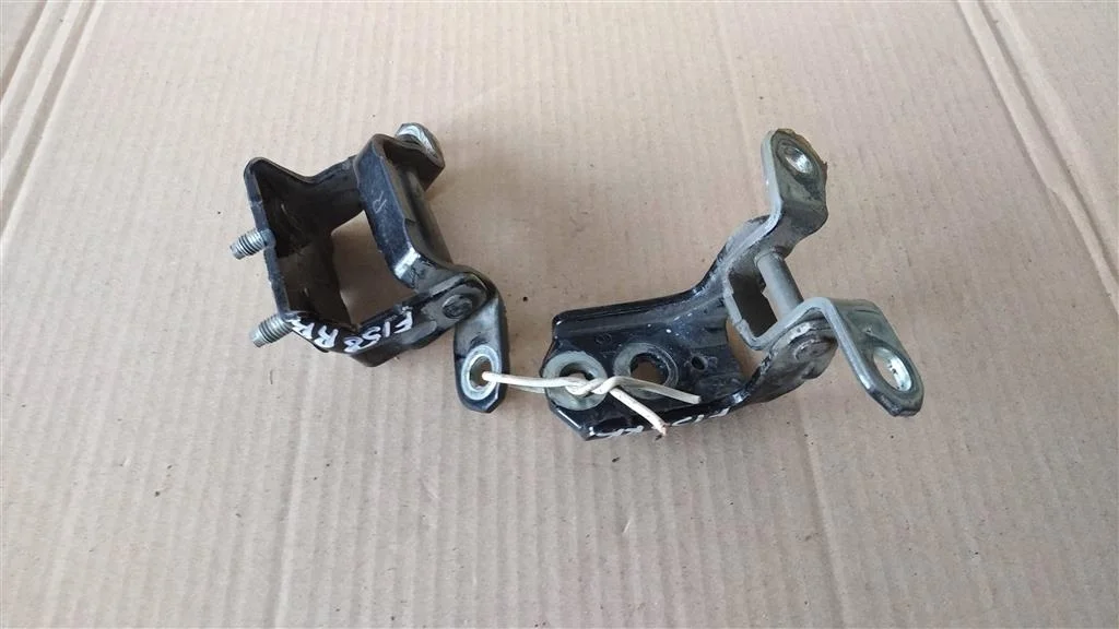 Б.у. петля двери NISSAN JUKE F15E NISSAN JUKE F15E HR16 2011