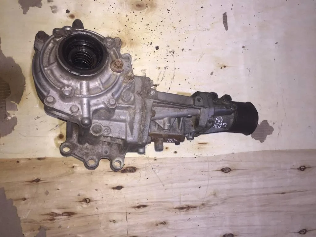 Б.у. раздаточная коробка MITSUBISHI OUTLANDER XL CW6W MITSUBISHI OUTLANDER XL CW6W 6B31 2009