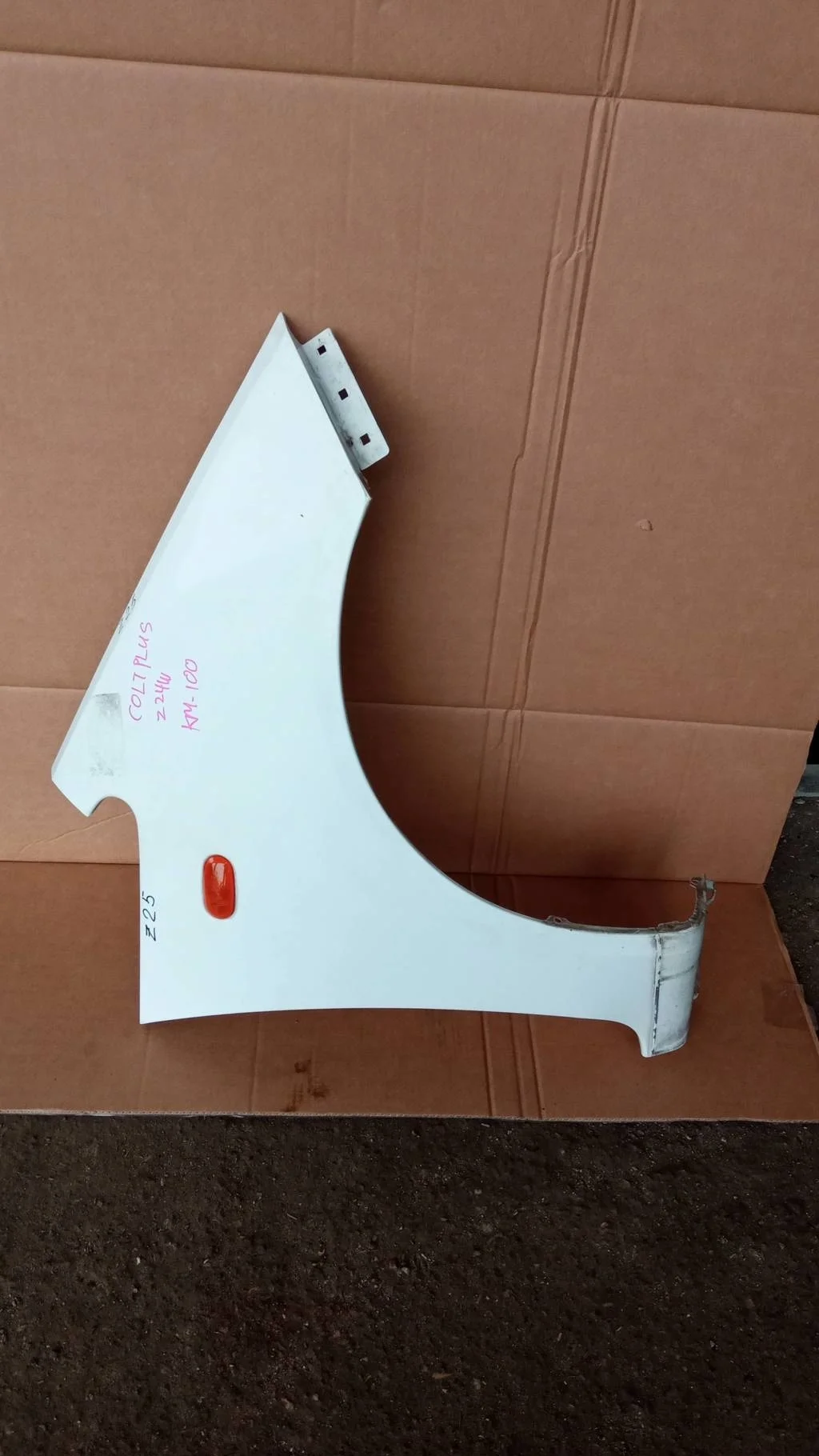 Б.у. крыло MITSUBISHI COLT Z20 MITSUBISHI COLT Z20 4A91 2009