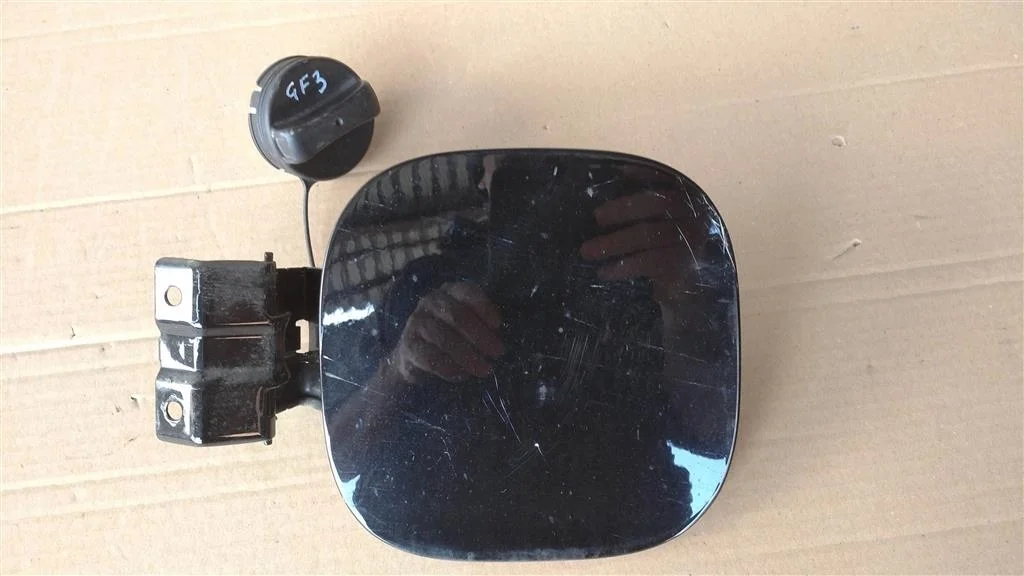 Б.у. лючок бензобака MITSUBISHI OUTLANDER GF3W MITSUBISHI OUTLANDER GF3W 4B11 2015