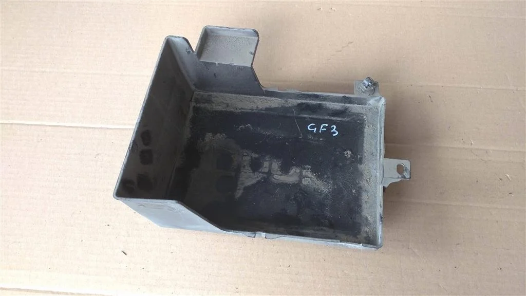 Б.у. площадка под аккумулятор MITSUBISHI OUTLANDER GF3W MITSUBISHI OUTLANDER GF3W 4B11 2015