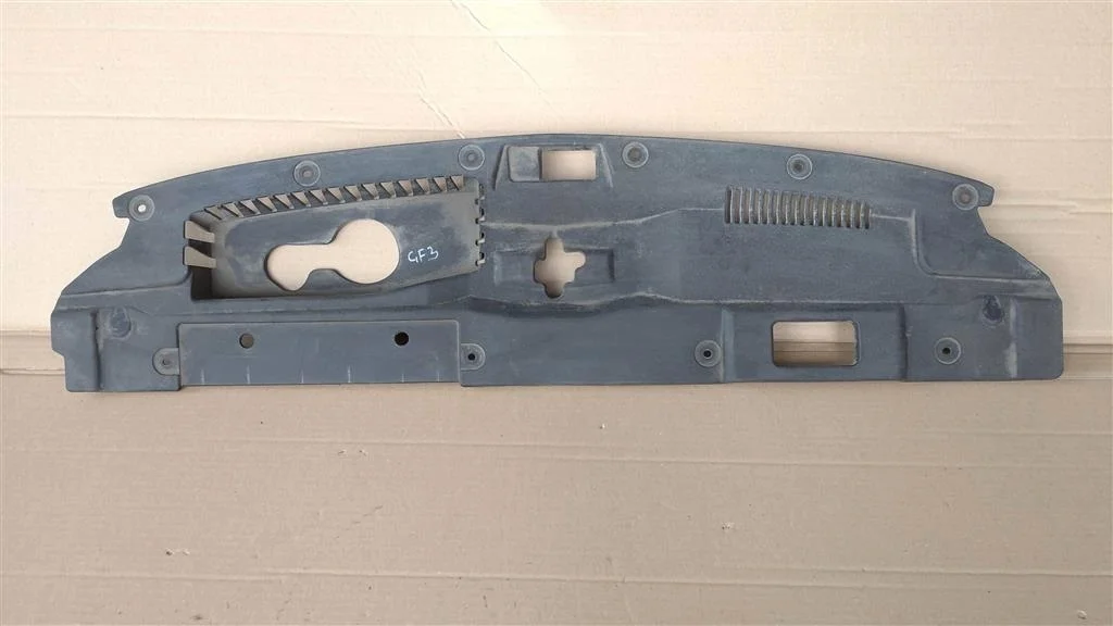 Б.у. накладка на панель радиатора MITSUBISHI OUTLANDER GF3W MITSUBISHI OUTLANDER GF3W 4B11 2015