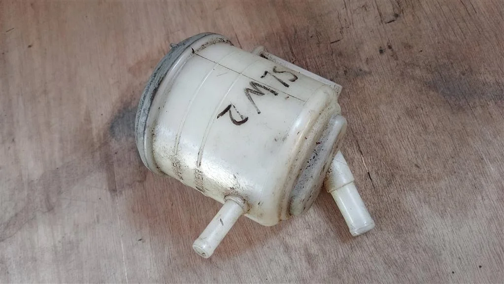 Б.у. бачок гидроусилителя SUZUKI LIANA RH416 SUZUKI LIANA RH416  2001-2008