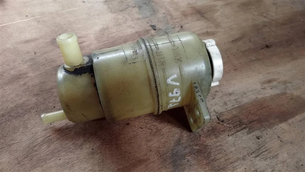 Б.у. бачок гидроусилителя MITSUBISHI PAJERO V97W MITSUBISHI PAJERO V97W 6G75 2008