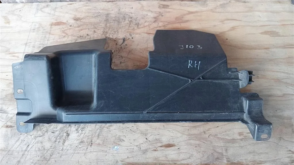 Б.у. дефлектор радиатора NISSAN QASHQAI J10 NISSAN QASHQAI J10 MR20DE 2007