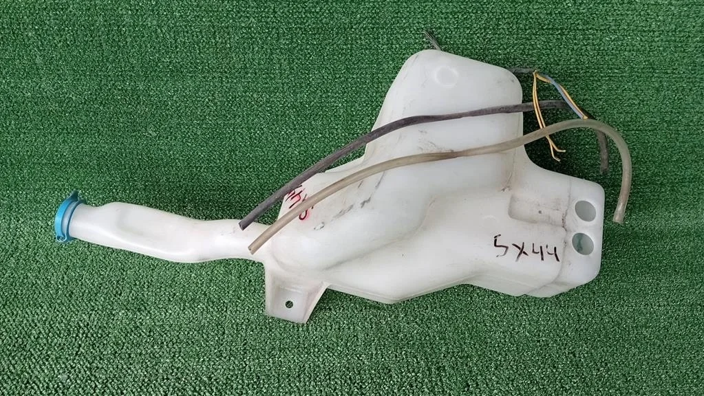 Б.у. бачок омывателя SUZUKI SX4 YA11S SUZUKI SX4 YA11S M16A 2008