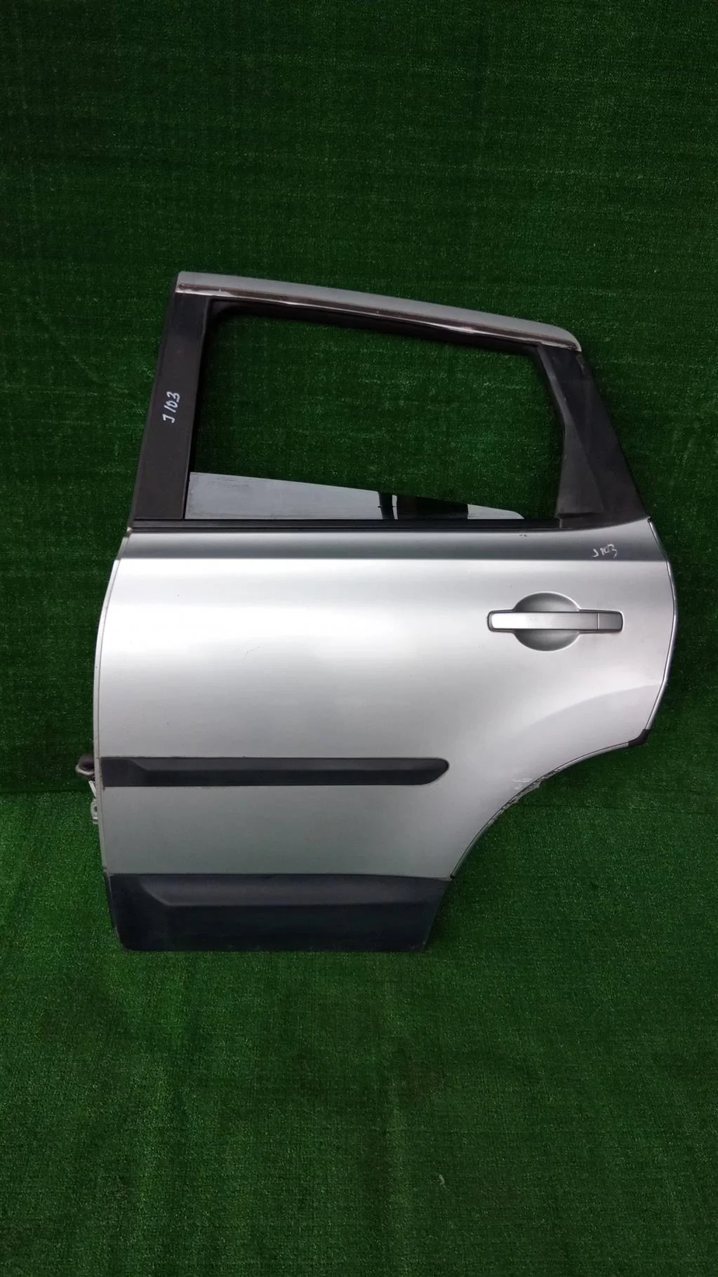 Б.у. дверь NISSAN QASHQAI J10 NISSAN QASHQAI J10 MR20DE 2007