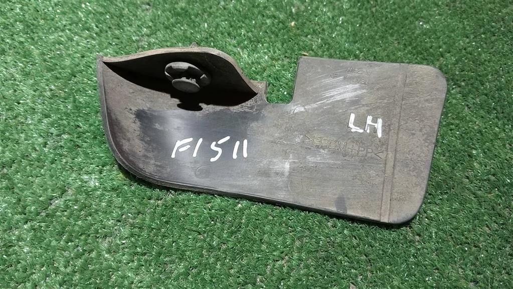 Б.у. брызговик NISSAN JUKE F15E NISSAN JUKE F15E HR16 2011