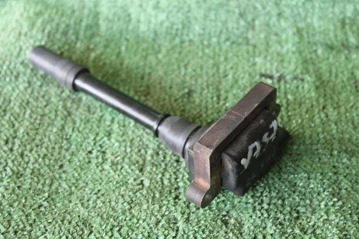 Б.у. катушка зажигания MITSUBISHI PAJERO V75W MITSUBISHI PAJERO V75W 6G74 2001