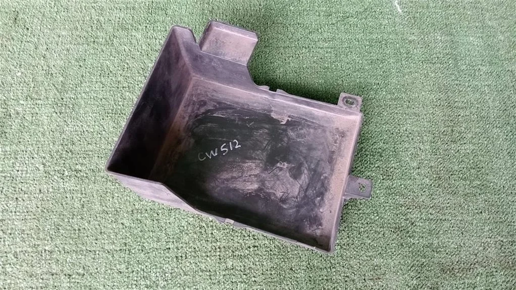 Б.у. площадка под аккумулятор MITSUBISHI OUTLANDER XL CW5W MITSUBISHI OUTLANDER XL CW5W 4B12 2010
