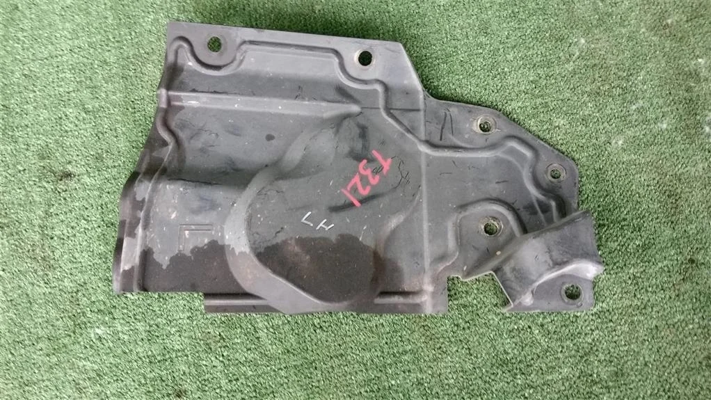 Б.у. пыльник двигателя NISSAN X-TRAIL T32 NISSAN X-TRAIL T32 MR20DD 2015