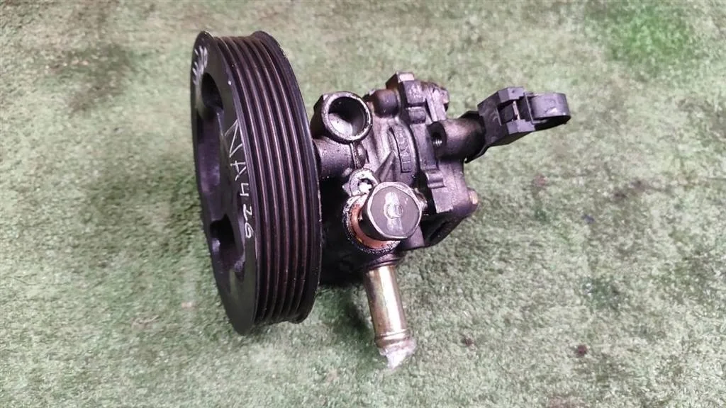 Б.у. насос гидроусилителя MITSUBISHI GRANDIS NA4W MITSUBISHI GRANDIS NA4W 2.4 2003