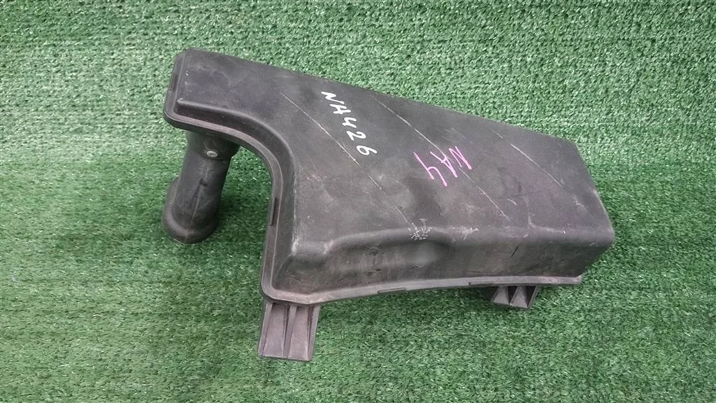 Б.у. резонатор воздушного фильтра MITSUBISHI GRANDIS NA4W MITSUBISHI GRANDIS NA4W 2.4 2003