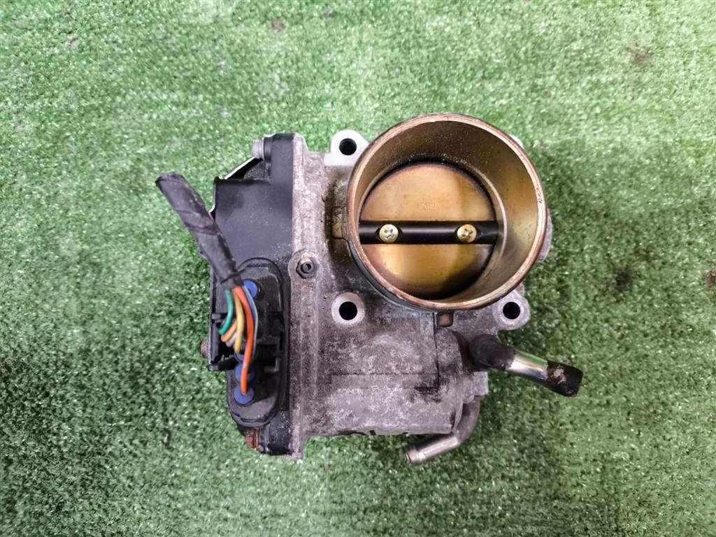 Б.у. дроссельная заслонка MITSUBISHI LANCER CY4A MITSUBISHI LANCER CY4A 2.0 2008