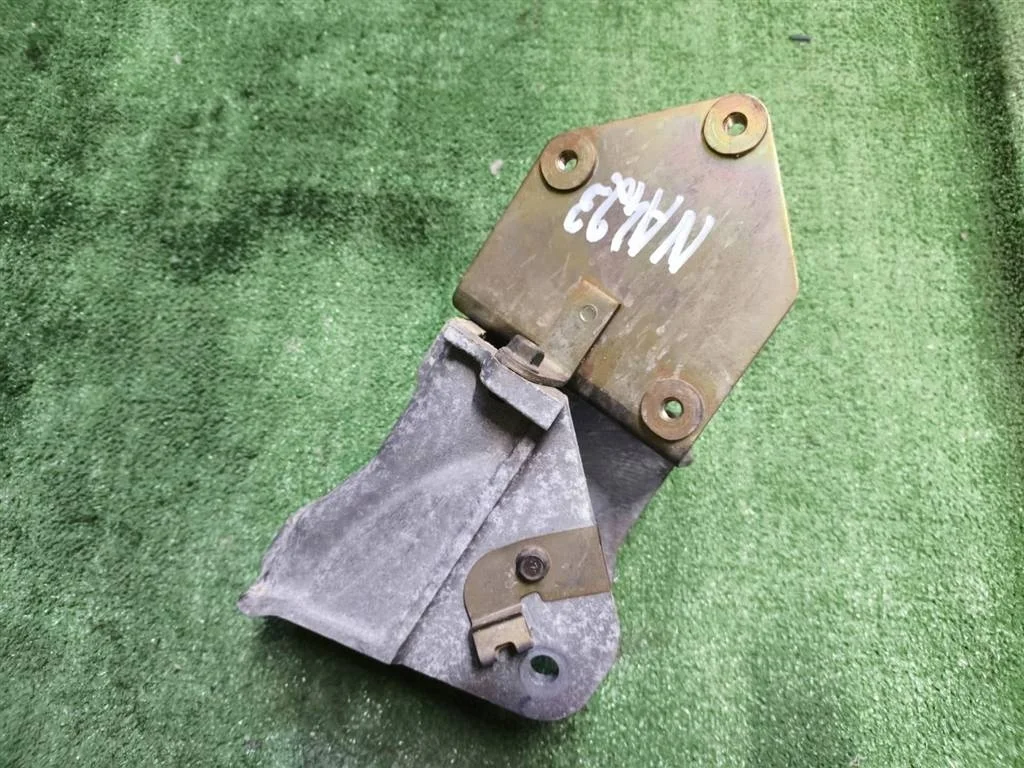 Б.у. кронштейн опоры двигателя MITSUBISHI GRANDIS NA4W MITSUBISHI GRANDIS NA4W 4G69 2003