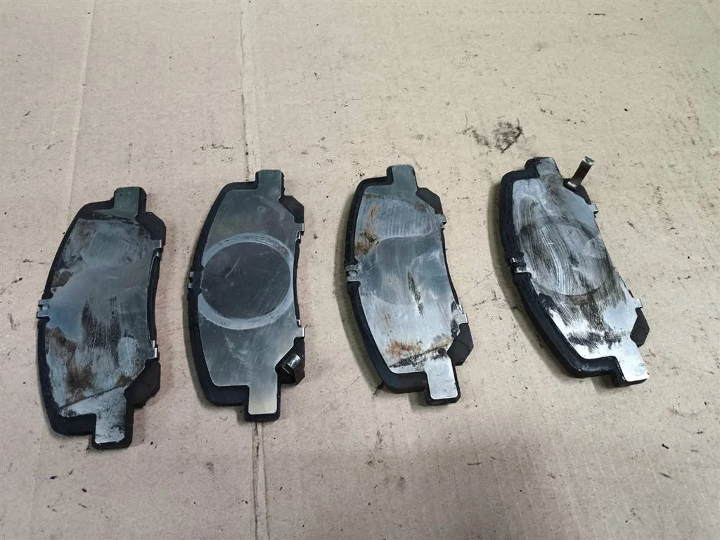 Б.у. колодки тормозные передние TOYOTA VILLEFIRE H20 TOYOTA VILLEFIRE H20 2AZ-FE 2010