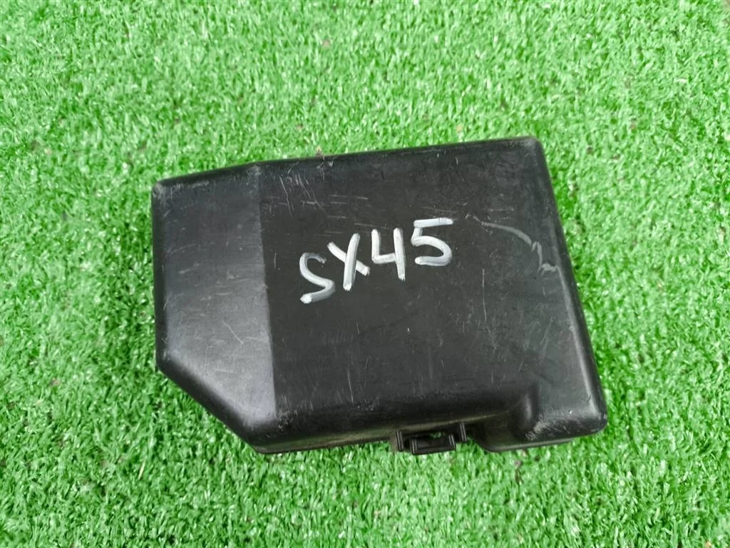 Б.у. крышка блока предохранителей SUZUKI SX4 YA11S SUZUKI SX4 YA11S M15A 2006