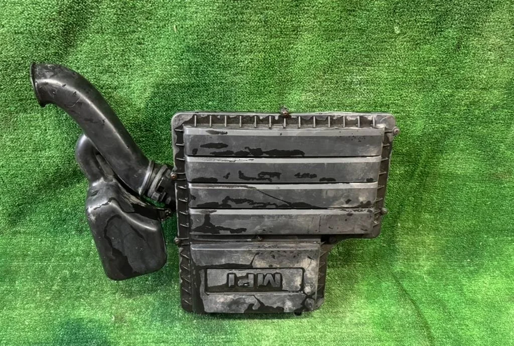 Б.у. резонатор воздушного фильтра SKODA RAPID SKODA RAPID  CWVB