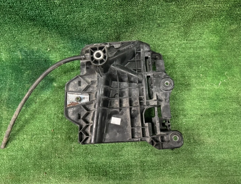 Б.у. площадка под аккумулятор SKODA RAPID SKODA RAPID  CWVB 2017